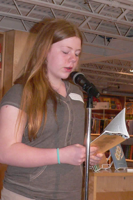 Grannie Annie author reads at signing